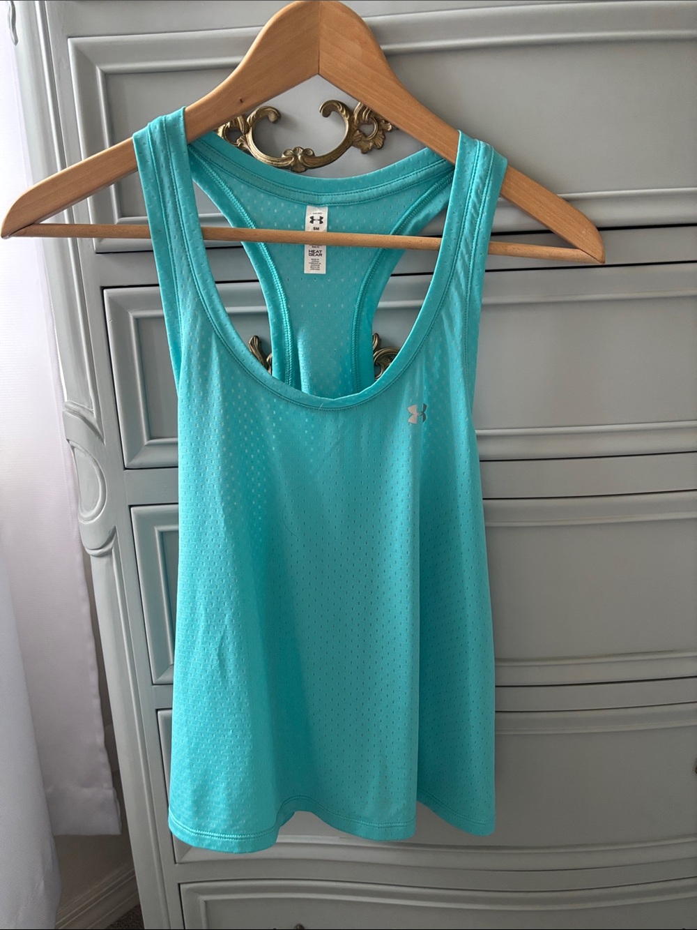 Under Armor Cropped Loose Fit Perforated Athletic Women’s Tank Turquoise Blue S